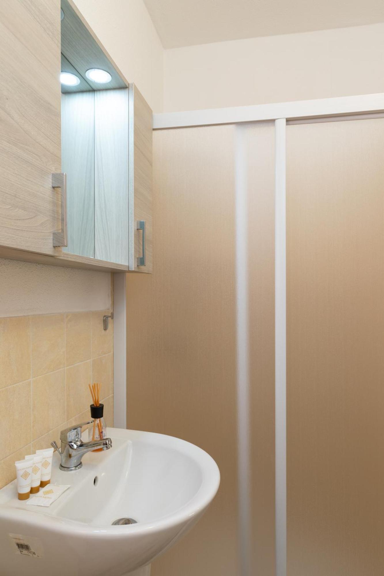 Zaira Home Free Wi-Fi 5 Minuti Dal Lago Liscia サンタントーニオ・ディ・ガッルーラ エクステリア 写真